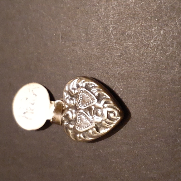 Jewelry - STERLING SILVRR VINTAGE HEART CHARM PENDANT